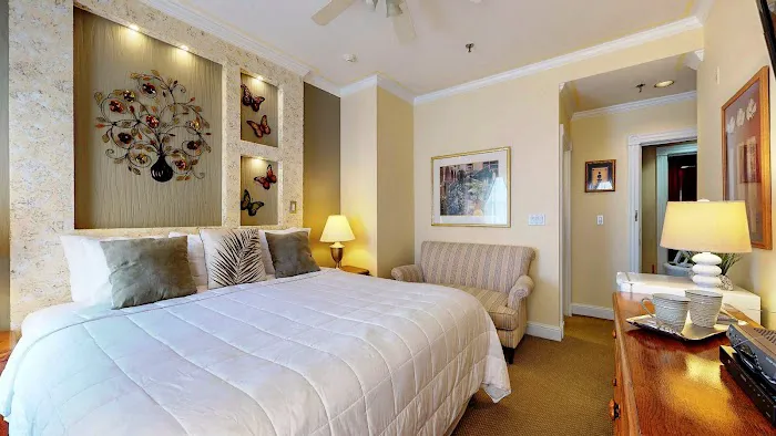 The Ocean Plaza Hotel 5