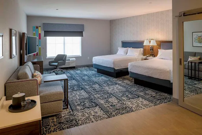 Hampton Inn & Suites Huntington Downtown 4