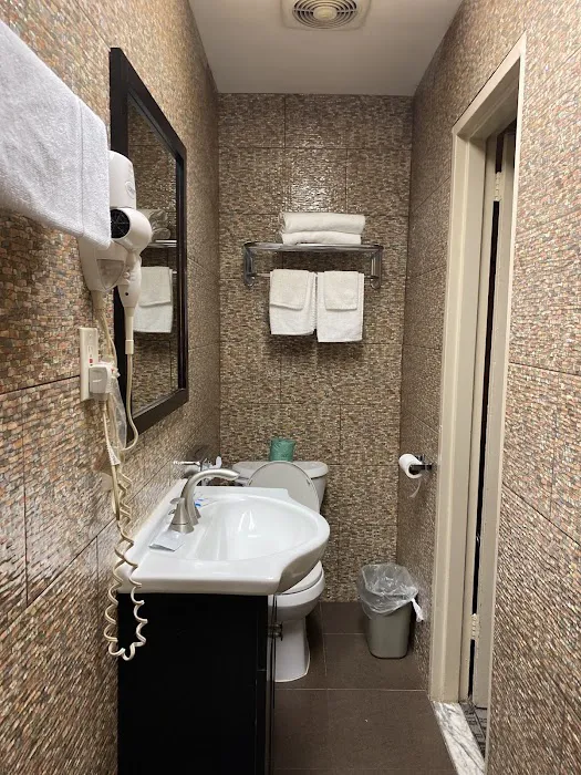 Rodeway Inn MacArthur Airport 4