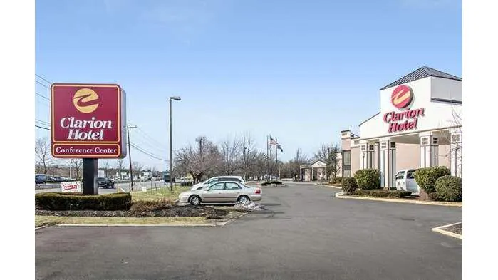 Clarion Hotel & Conference Center 4