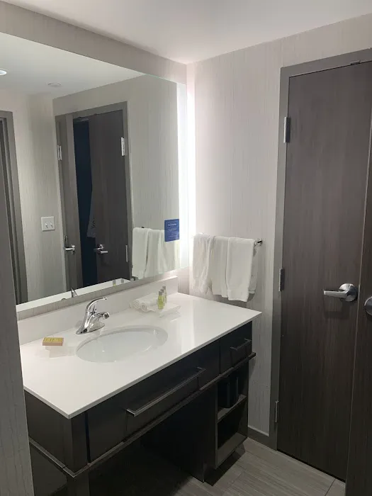 Homewood Suites by Hilton Ronkonkoma 4