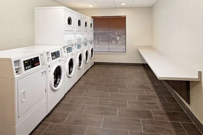Homewood Suites by Hilton Ronkonkoma 4