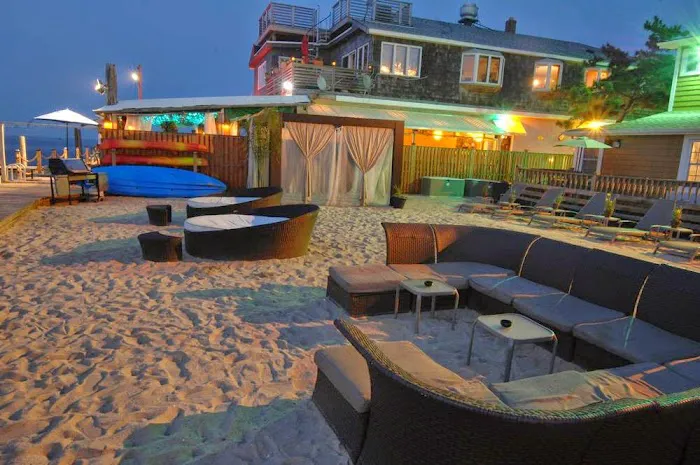 The Palms Hotel Fire Island 4