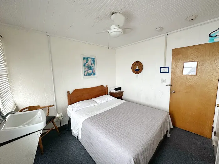 Houser's Hotel 4