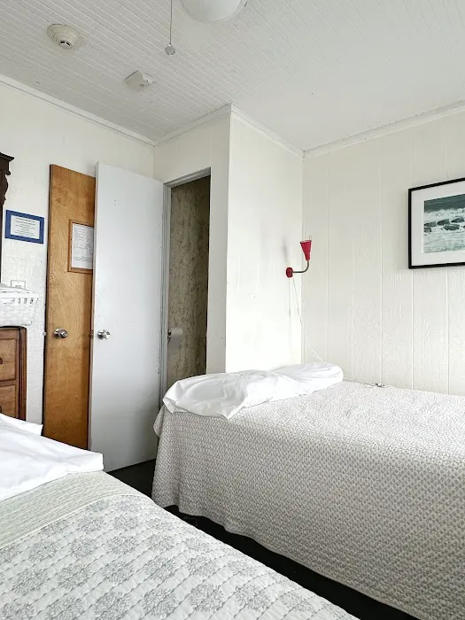 Houser's Hotel 4