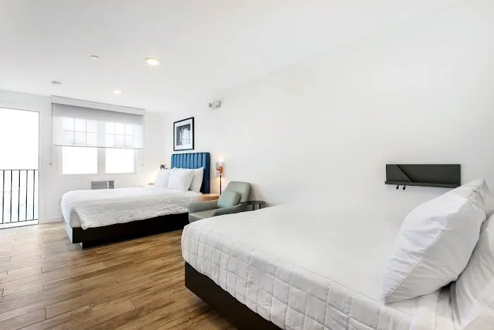 The Grove Hotel 5