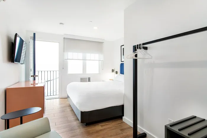The Grove Hotel 5