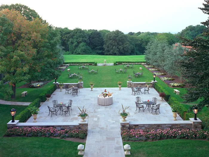 The Mansion at Glen Cove 4