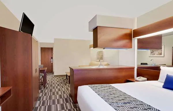 Microtel Inn & Suites by Wyndham Middletown 4