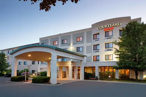 Courtyard Middletown Goshen 4