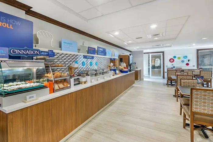 Holiday Inn Express & Suites Mount Arlington-Rockaway Area by IHG 4