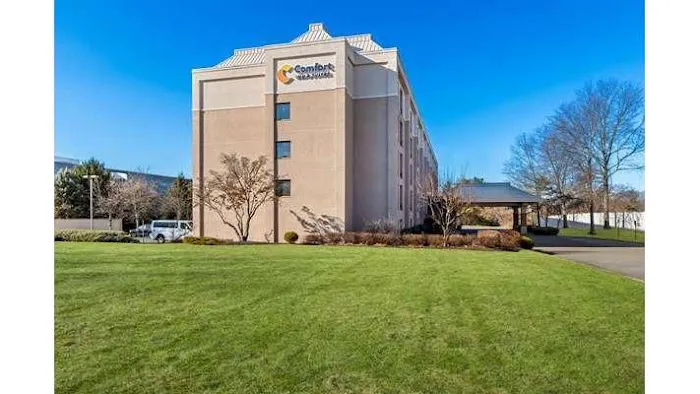 Comfort Inn & Suites Somerset - New Brunswick 5