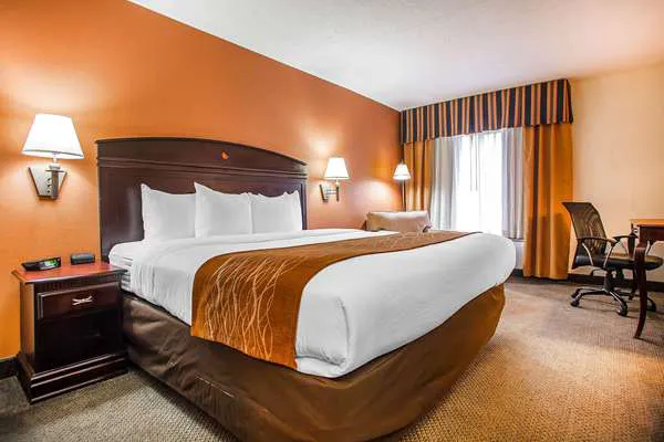 Comfort Inn & Suites Somerset - New Brunswick 5
