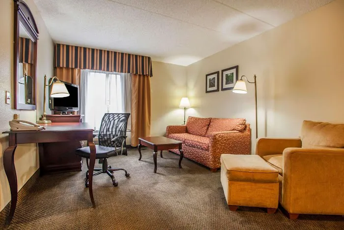 Comfort Inn & Suites Somerset - New Brunswick 5