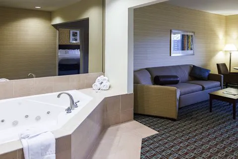 Fairfield Inn & Suites Somerset 5