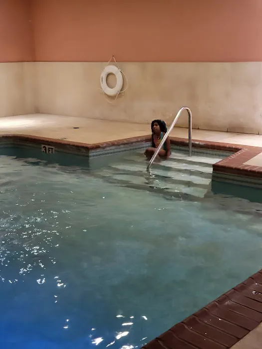 Clarion Hotel Somerset - New Brunswick 5
