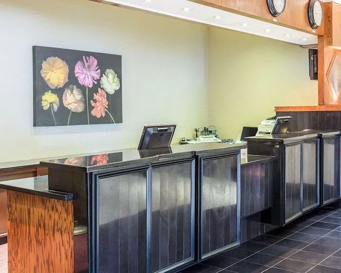 Clarion Hotel Somerset - New Brunswick 5