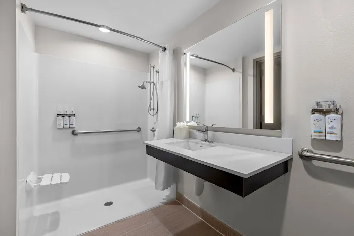 Holiday Inn Express Princeton Southeast by IHG 4