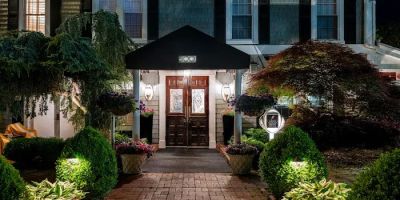 Chateau Inn and Suites