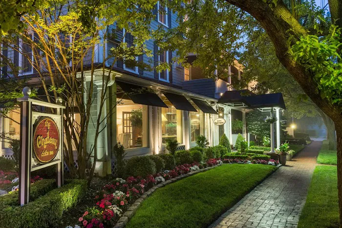 Chateau Inn and Suites 4