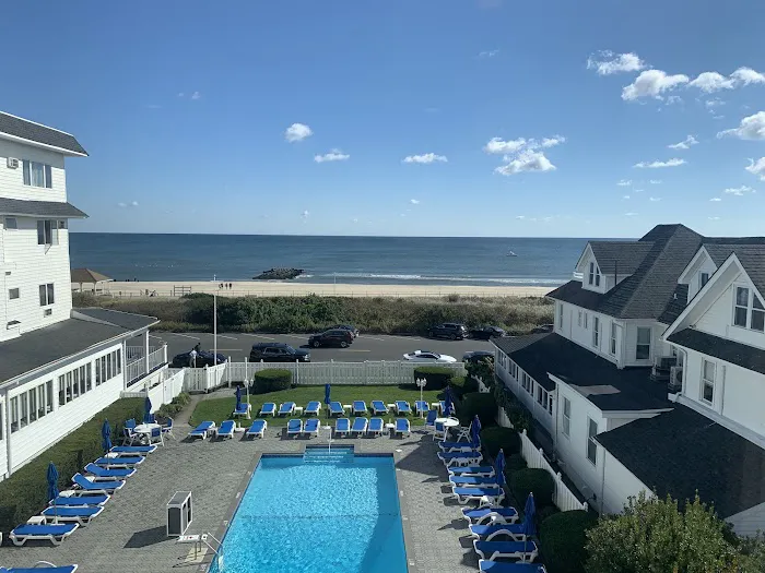 The Breakers on the Ocean 4