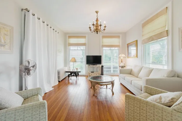 The Ridgewood House 4