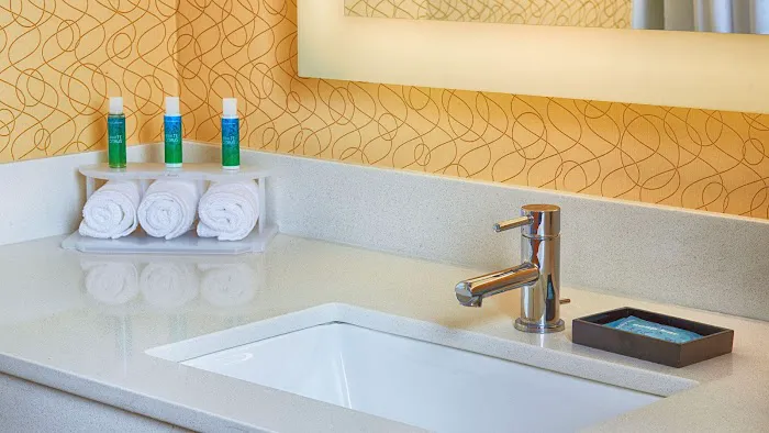 Holiday Inn Express Bordentown - Trenton South by IHG 4