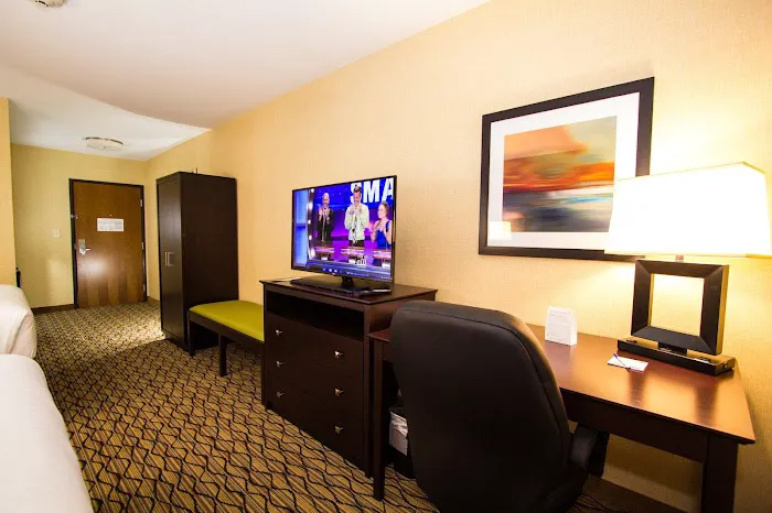 Holiday Inn Express Bordentown - Trenton South by IHG 4