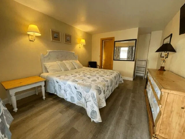 The Lamplight Inn 4