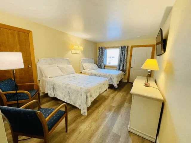 The Lamplight Inn 4