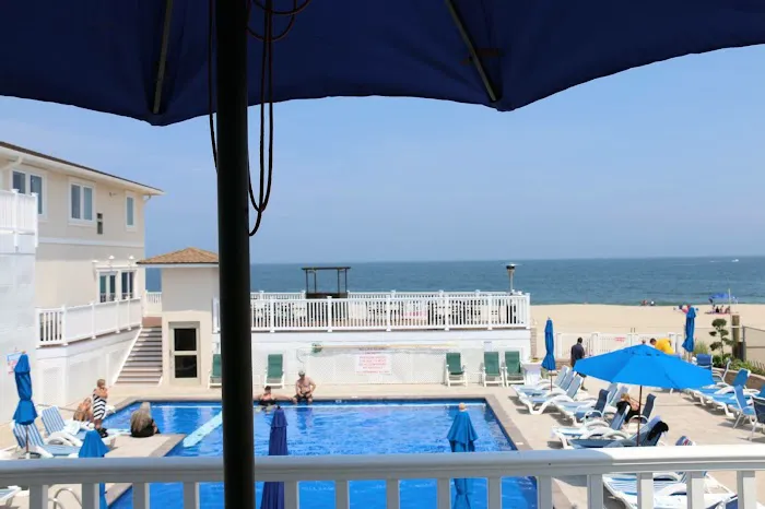 The White Sands Oceanfront Hotel & Spa 4