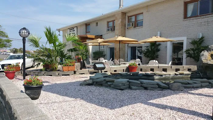 The Amethyst Beach Motel 4