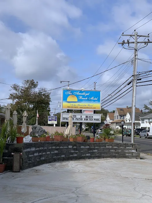 The Amethyst Beach Motel 4