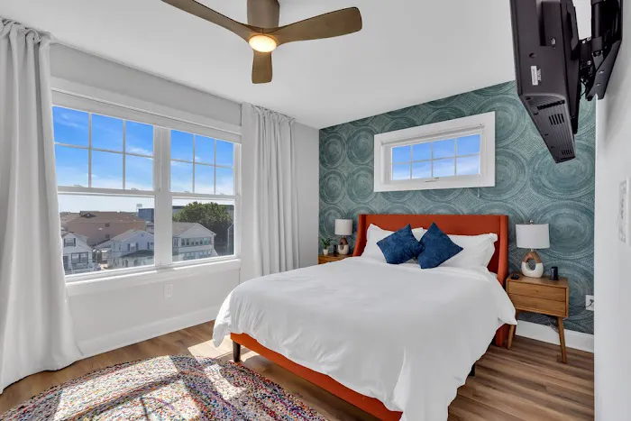 The Sunrise Suite 4
