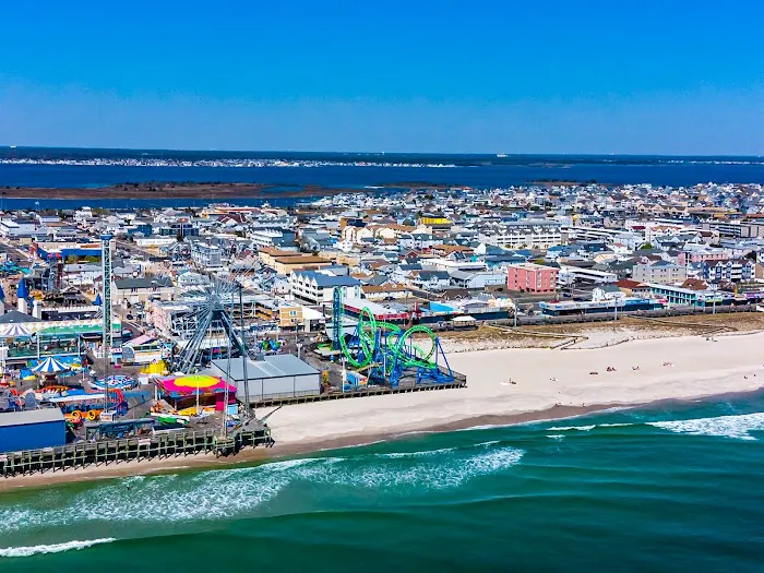 Boardwalk Sand & Surf Inn Beach Hotel 4
