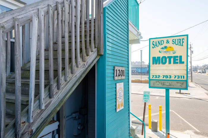 Boardwalk Sand & Surf Inn Beach Hotel 4