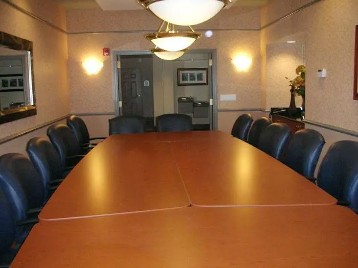 La Quinta Inn & Suites by Wyndham Islip - MacArthur Airport 4