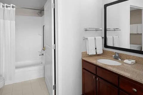 Residence Inn Long Island Holtsville 4