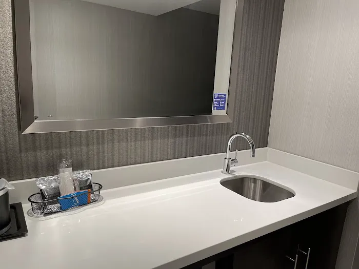 Hampton Inn & Suites Bridgewater 5