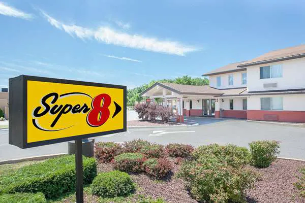 Super 8 by Wyndham Middletown 4