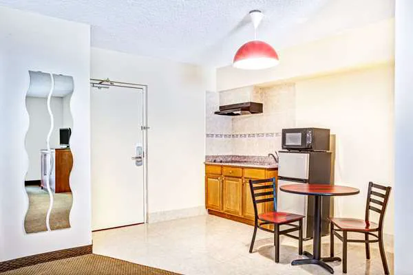 Ramada by Wyndham Rockaway 4