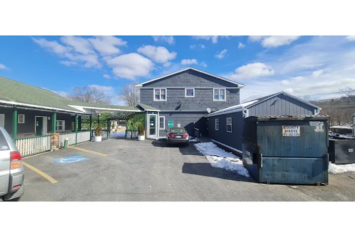 Werry's Cottages Motel & Pub by OYO East Stroudsburg Poconos 4