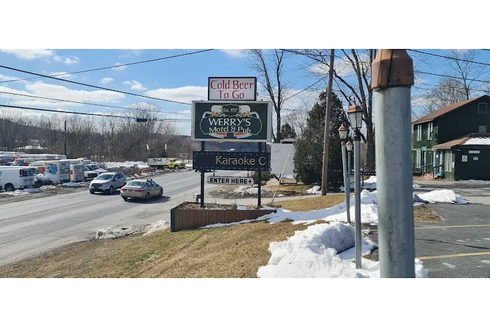 Werry's Cottages Motel & Pub by OYO East Stroudsburg Poconos 4