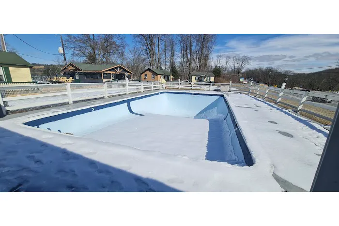 Werry's Cottages Motel & Pub by OYO East Stroudsburg Poconos 4