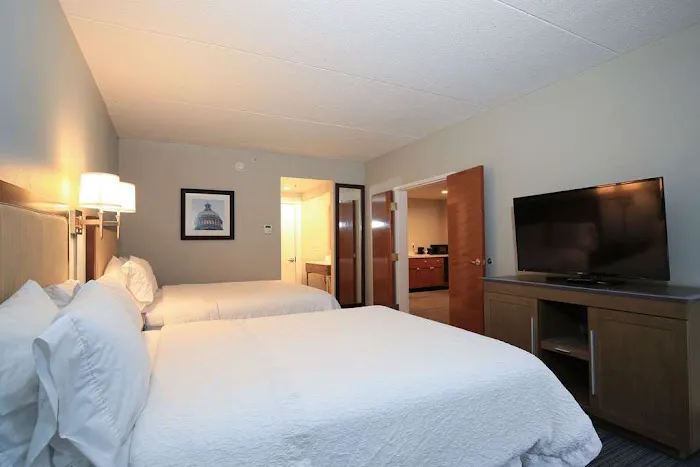 Hampton Inn Bordentown 4