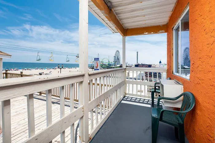 Boardwalk Hotel Charlee Beach Hotel & Beach House rentals 4