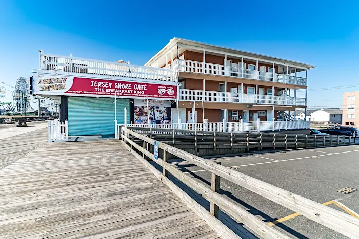 Boardwalk Hotel Charlee Beach Hotel & Beach House rentals 4