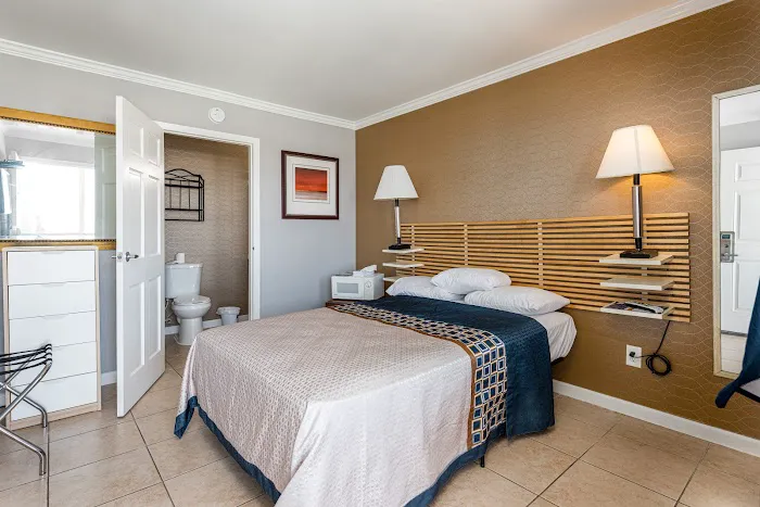 Boardwalk Hotel Charlee Beach Hotel & Beach House rentals 4