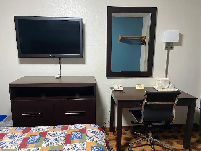 Lodge Inn 4