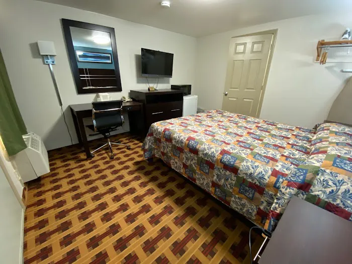 Lodge Inn 4